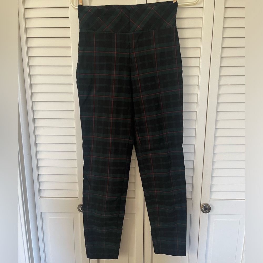 Plaid leggings/jeggings/slim fitted pants.